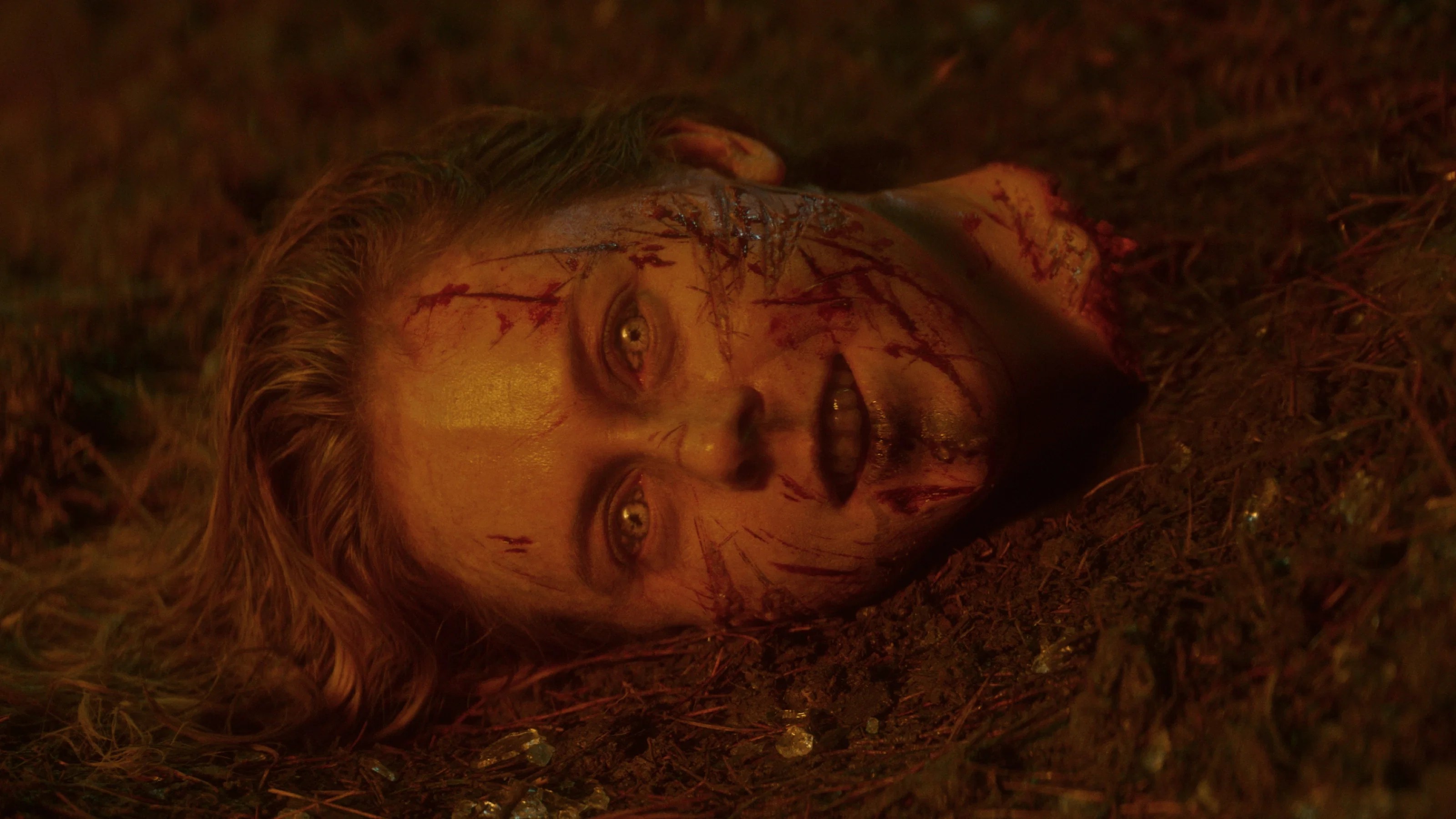 Evil Dead: en llamas. Alice a través de los infiernos