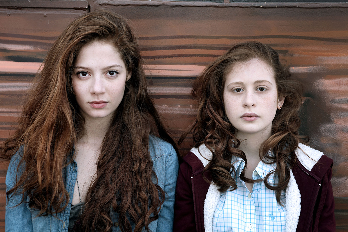 camille-and-lena-in-les-revenants